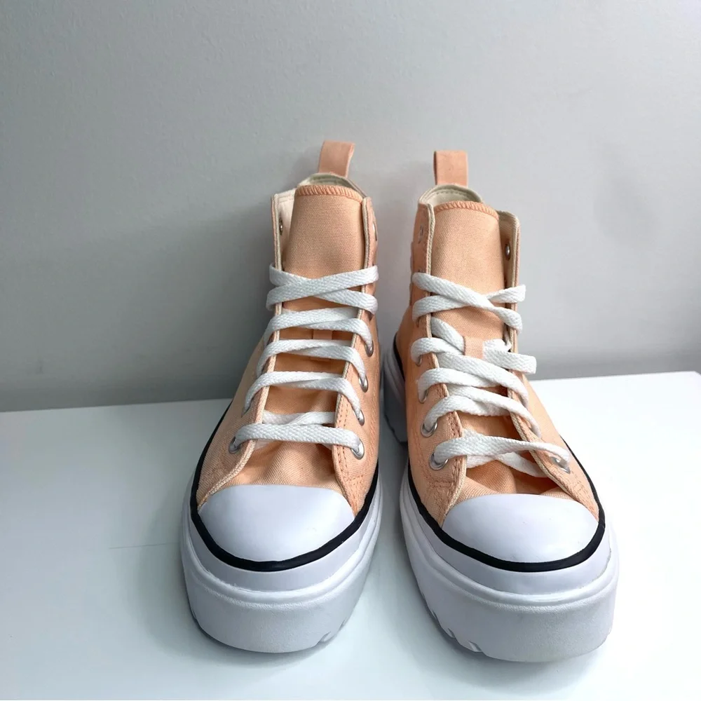 Converse Chuck Taylor Lugged Lift High Tops In Cheeky Coral Youth Size 6